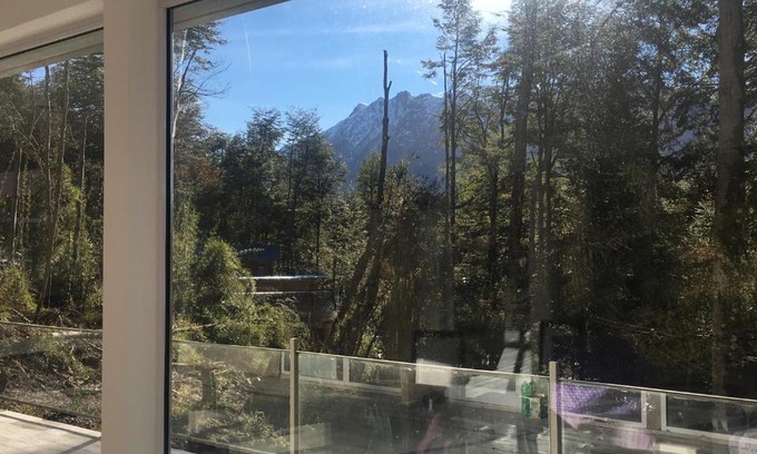 Correntoso Cabin | Modern Forest Retreat with Breakfast & Pet-Friendly Stays