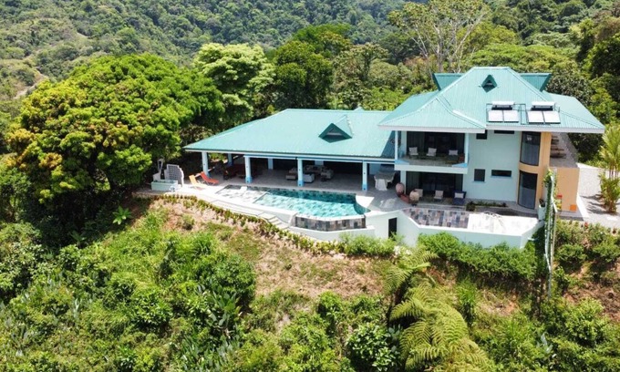 Tres Rios Villa | Discover Casa Mono Alegre: Family-Friendly & Pet Welcoming