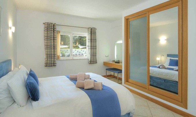 Funchal Apartment | Explore Casa Monte Cristo - Plum Apartment with Oceanfront Bliss