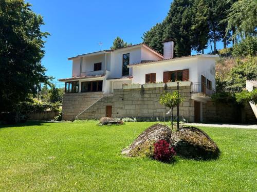 Chaves House | Discover Casa Monte da Volta: 4-Star Family-Friendly Retreat
