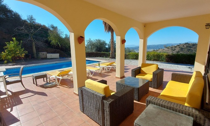 Rio Velez Villa | Casa Monte Roefie Villa with Private Pool & Scenic Views