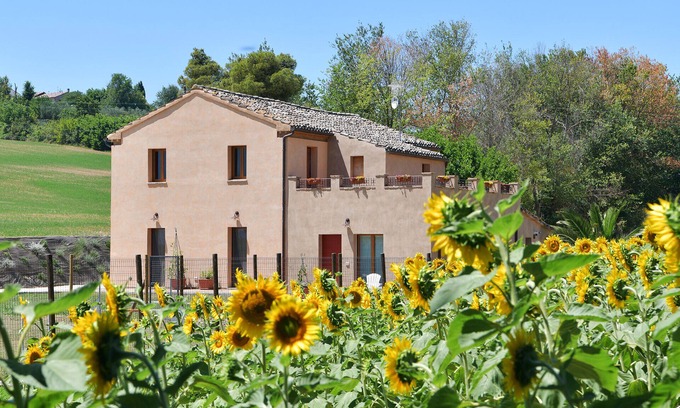 Monsano House | Explore CASA MONTEFIORE 13: A Farmhouse in Marche