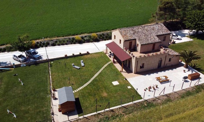 Monsano Apartment | Tranquil Retreat at Casa Montefiore 13 Iris LT in Marche