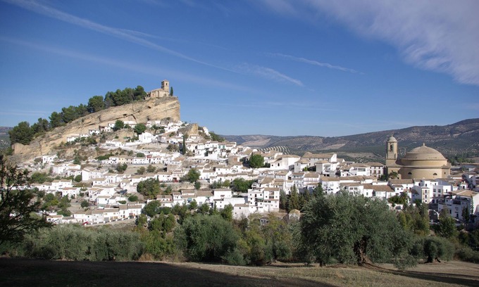 Montefrio House | Discover Casa Montefrio: Central Townhouse with Spa & Breakfast