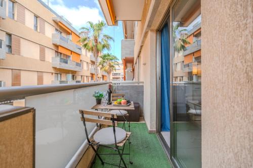 Alcala Apartment | Discover Casa More: Family-Friendly Retreat in Alcalá Center