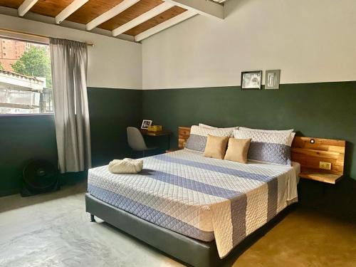 Patio Bonito House | Pet and Child Friendly Stay at Hostal Casa Mosaiko