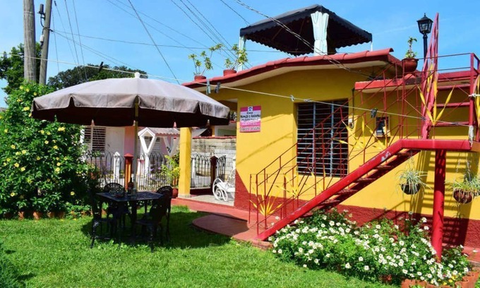 Delicias Apartment | Ocean View Retreat: Casa Mowgly y Aniurka Appartement