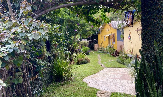 Ibitirama House | Casa Mulher Arteira - Family-Friendly Stay Near Caparaó Falls