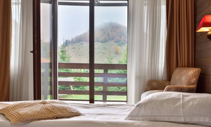 Moeciu de Sus Hotel | Family-Friendly Retreat at Casa Muntelui Fundata