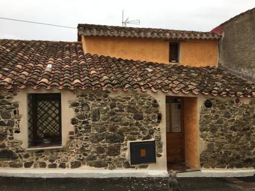 Pau House | Discover Casa Murroni: Highly Rated & Pet-Friendly Stay
