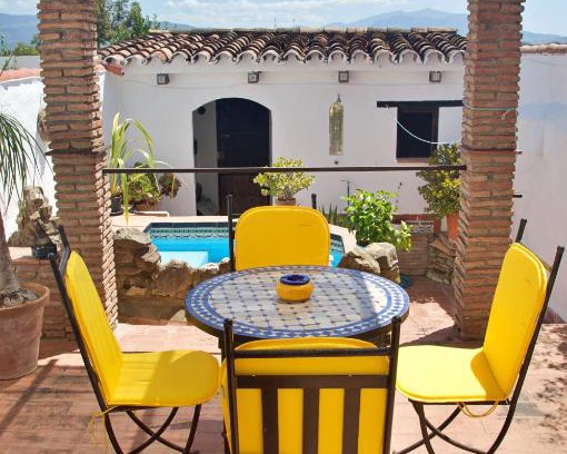Jimena de la Frontera House | Family-Friendly Escape at Casa Muryo with High Ratings