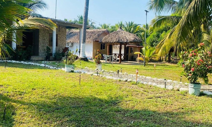 Saladita House | Relaxing Stay at Casa Rubí Playa La Saladita with Spa & Pets