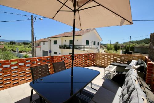 Miranda do Corvo Apartment | Pet-Friendly Casa Nórdica with Gorgeous Ocean Views