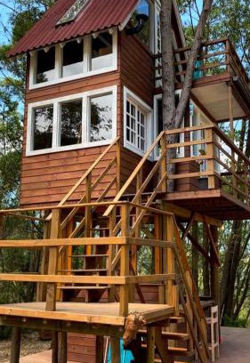 Imarui Ski Chalet | Beachside Treehouse with Spa & Oceanfront Views