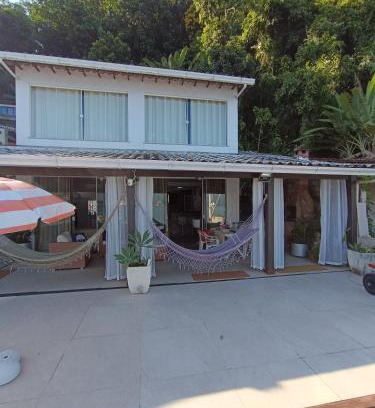 Mangaratiba House | Idyllic Casa na Ilha Jardim with Private Beach Access