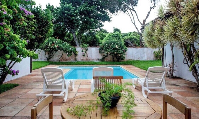 Parque Estadual da Costa do Sol House | Relax at Casa na Praia do Canto - Pet-Friendly Retreat