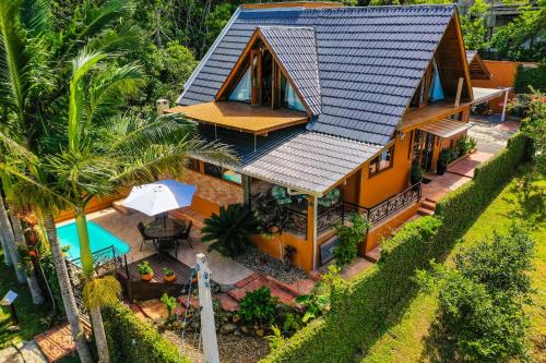 Penha House | Beachfront Casa with Pool Near Beto Carreiro Attractions