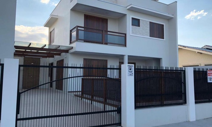 Torres House | Beachfront Casa na Praia: Rated 10/10 with Ocean Views