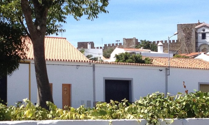 Mourao House | Family-Friendly Stay at CASA NA VILA HISTÓRICA DE MOURÃO