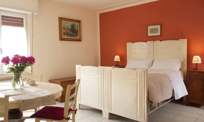Peschiera del Garda Apartment | Experience Casa Natalia: Lake View Apartment with Pool