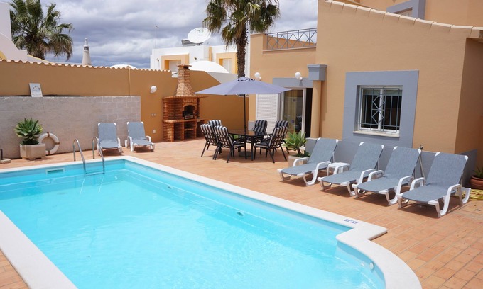 Castelo House | Elegant Casa Netos - 3 Bedroom Villa with Oceanfront Views