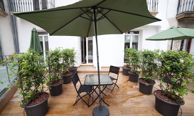 Old Town House | Exceptional Stay at Casa Nicolasa with Spa and Family Amenities