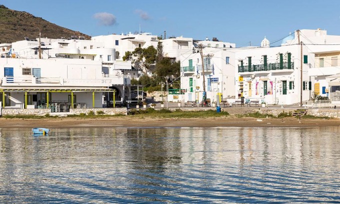Piso Livadi House | Casa Nileas: Cycladic Living with Oceanfront Views