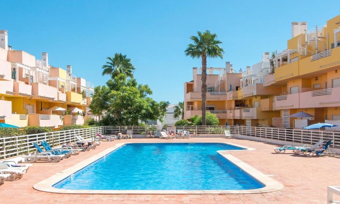 Canada Apartment | Delightful Casa Nobre 2BDR Apartment with Pool & Ocean View