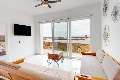 La Paloma House | Experience Casa Nogal 25 - Beachside Retreat with Pool