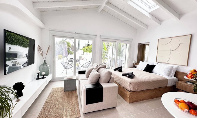 Spartylas Villa | Relaxing Villa Casa Noi with Hot Tub and Pool Amenities