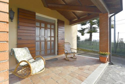 Castellaro Lagusello House | Discover Casa Nonna Rina: Family-Friendly Retreat Rated 8.9