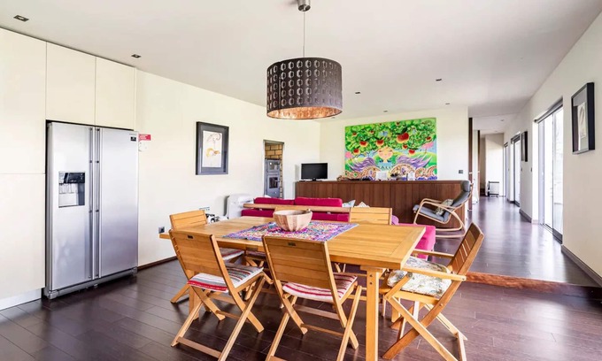Pevidem Cottage | Relax at Casa Nova - Vineyard House with Pool & Pet Friendly