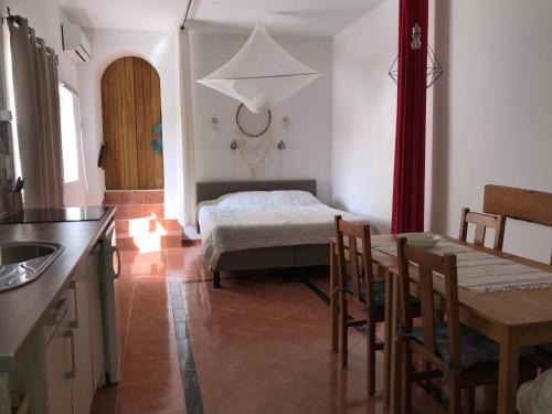 Casal do Abegao Bed & Breakfast | Exceptional Casa o Futuro: Oceanfront Pool & Family-Friendly