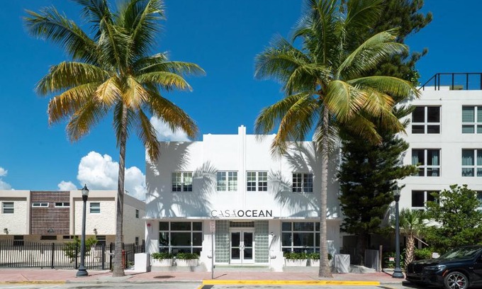South Pointe Hotel | Family-Friendly Retreat at Casa Ocean with Top Reviews