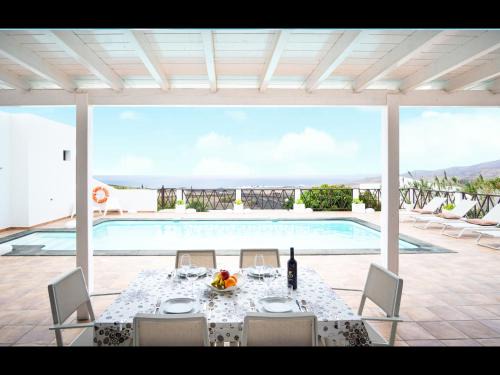 Macher House | Experience Casa Ocean View: Family-Friendly with Oceanfront Pool