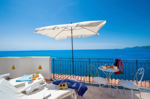 Praiano Apartment | Casa Olga: Spectacular Views and Family-Friendly Comfort
