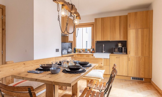 Cortina d'Ampezzo Apartment | CASA OLIMPIA: Pet-Friendly Retreat with Breakfast Included