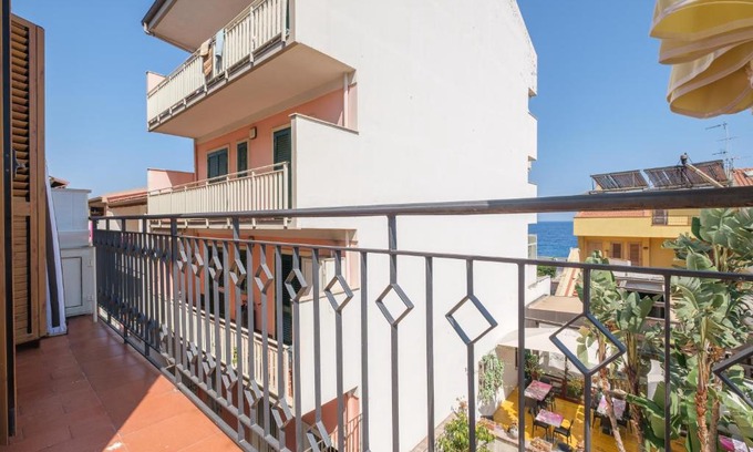 Santa Teresa di Riva House | Pet-Friendly Retreat at Casa Vacanza Santa Teresa Di Riva