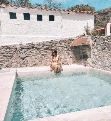 Dosrius Ski Chalet | Discover Casa Om: Oceanfront Escape with Top Amenities