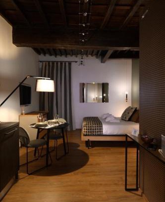 Rione XI Sant'Angelo Apartment | Discover Casa Orchidea: Family-Friendly 4-Star Retreat