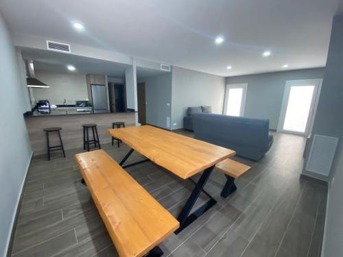 Hecho Apartment | Welcoming Casa Orensanz - Family-Friendly Getaway