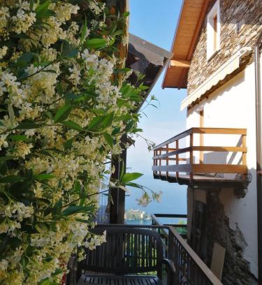 Someraro House | Discover Casa Orfea: Child-Friendly Retreat with Great Reviews