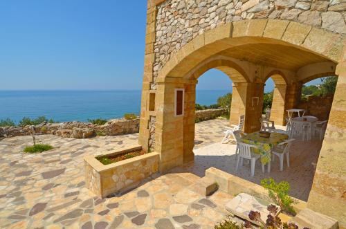 Patu House | Book Your Stay at Casa Orizzonte: Pet & Child Friendly Retreat