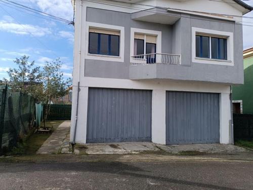 San Lazaro y Otero House | Cozy Casa Oviedo Centro: Pet & Child Friendly Retreat