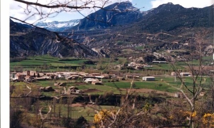Murillo de Liena Cottage | Scenic Casa Pabán Apartments with River and Mountain Views