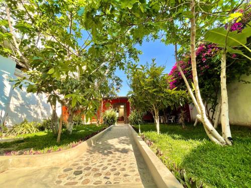 Pacasmayo House | Pet-Friendly Casa Hospedaje Pacasmayo with Family Amenities