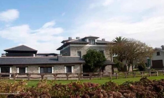 Canedo Cottage | Casa Pacho Rural Apartments: Oceanfront Bliss for 4 Guests