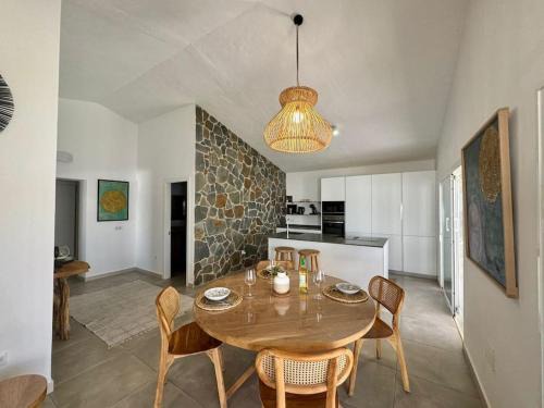 La Pared Villa | Discover Casa Palmera: Family-Friendly 4-Star Retreat
