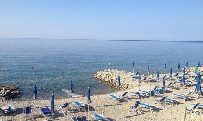 Montecorice House | Beachfront Casa Panna D: Cheerful Apartment with Wi-Fi