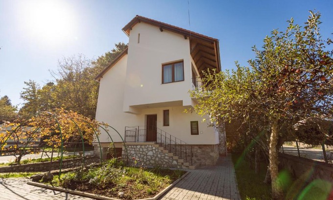 Cisnadie House | Guest Rated: CASA PANORAMA – Pet & Child Friendly Escape